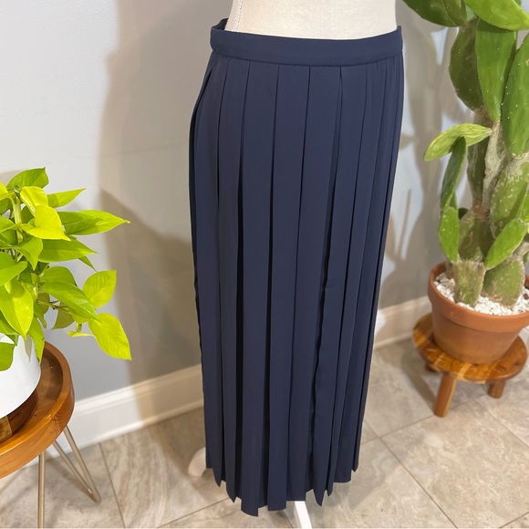 J Crew 2/4 wide pleated navy  midi skirt - Picture 4 of 7